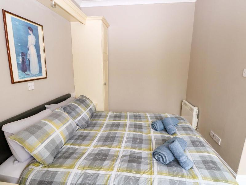 1 Hilton Flats - image 13