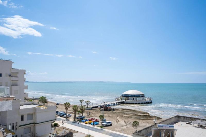 Sea view-Sunny Apartment by TOK - image 3