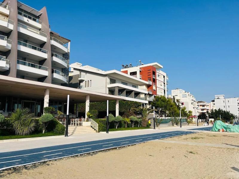 Sea view-Sunny Apartment by TOK - image 4