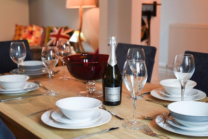 Air Maison - Britannia House - Tech Geared 3 Bedroom - image 5