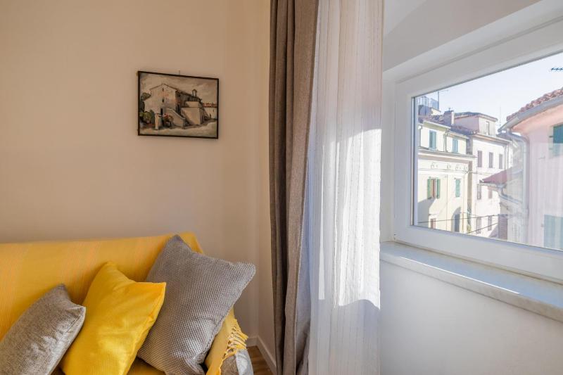 Old Town Flat - image 12