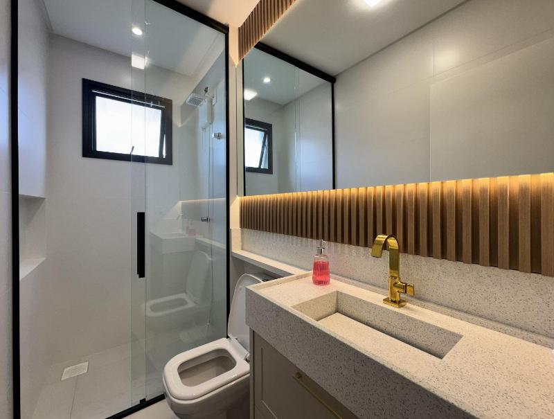 Invictus Residence 204 – Apartamento amplo com ar-condicionado em todos os cômodos localizado próximo a comércios e a apenas 250 metros da praia - image 18