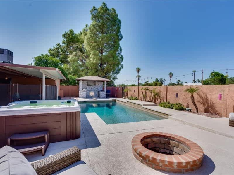 Huge Pool Hot Tub Outdoor Kitchen Pool Table - image 26