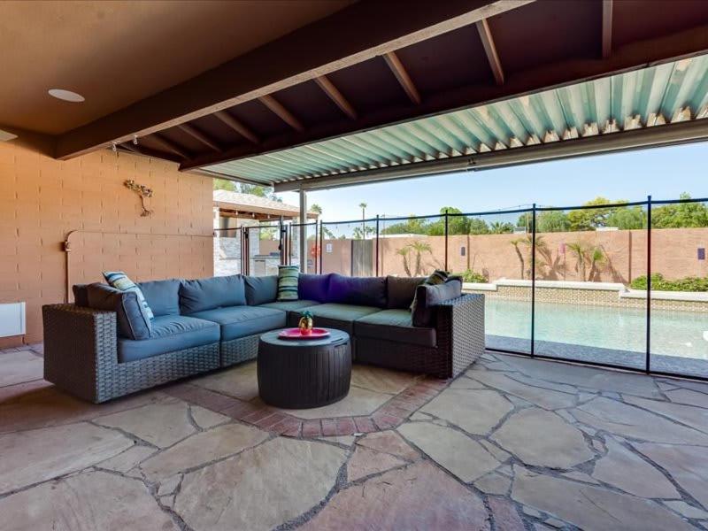 Huge Pool Hot Tub Outdoor Kitchen Pool Table - image 7