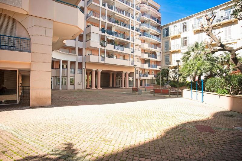 Eden Palace 3 200m from the Promenade - Happy Rentals - image 16