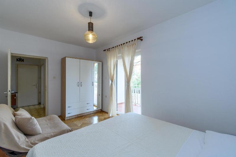 Apartments Tonia - image 4