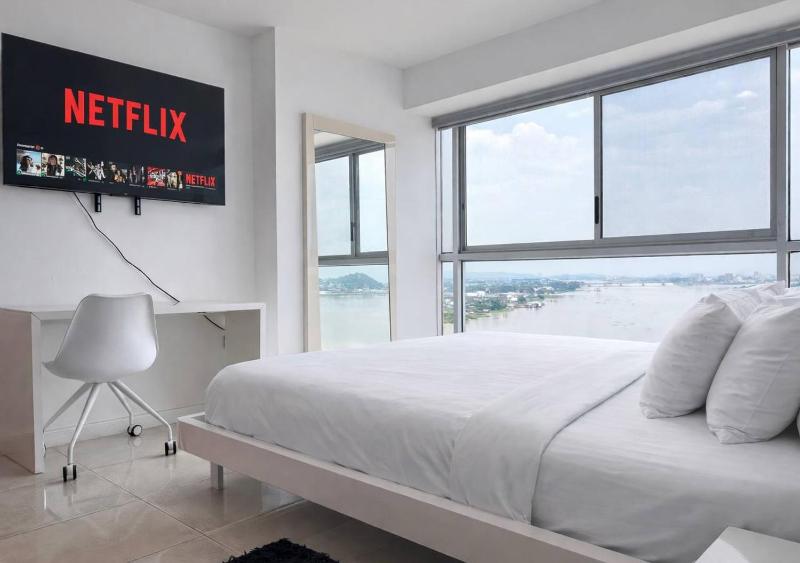 Suite moderna en Guayaquil con vista al río excelente ubicación - image 16
