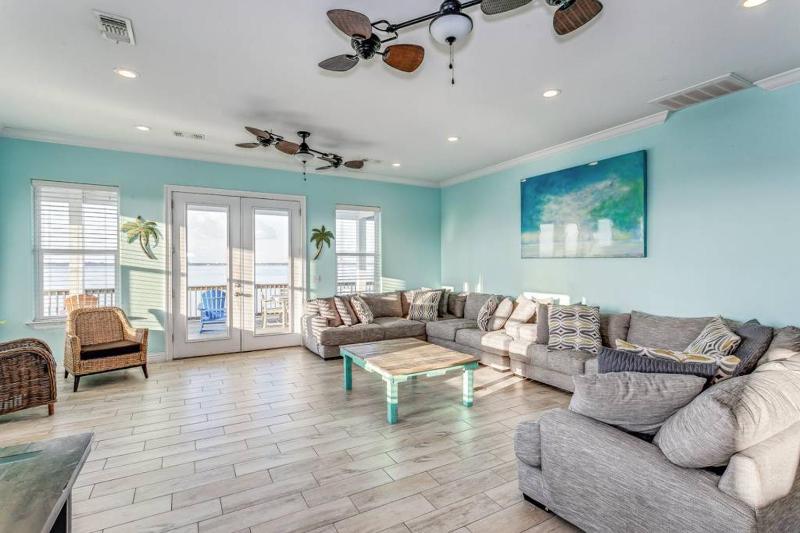 Baywatch Beach House - image 18