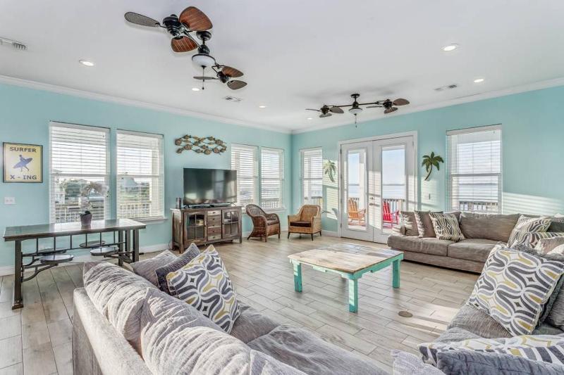 Baywatch Beach House - image 20
