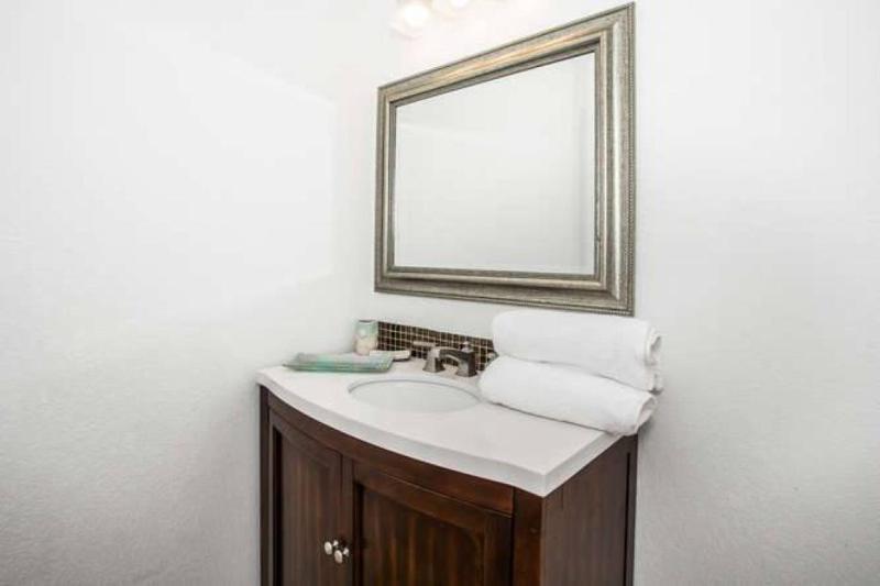 Baywatch Beach House - image 21