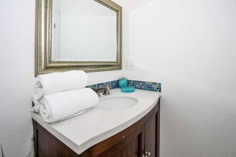 Baywatch Beach House - image 17