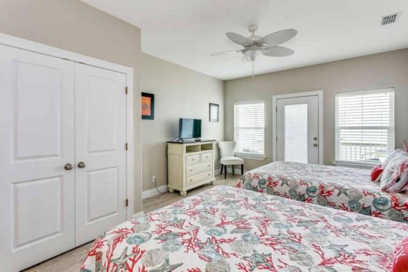 Baywatch Beach House - image 32