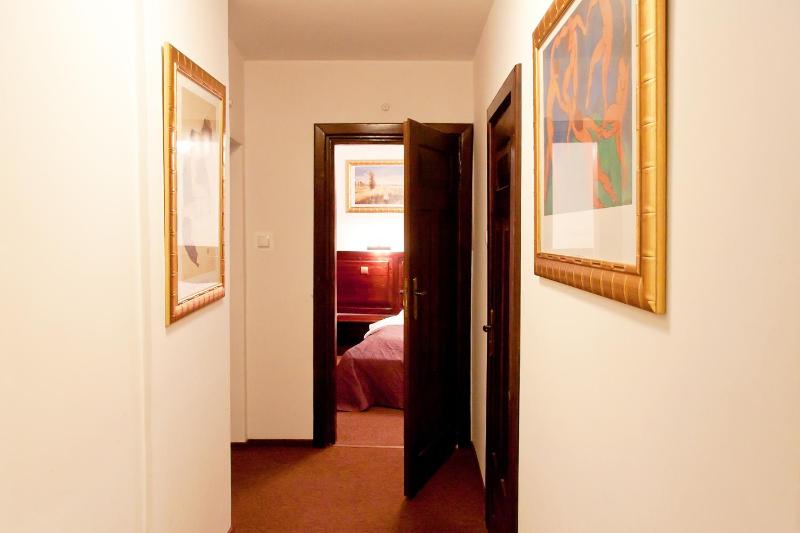 Apartment image 3