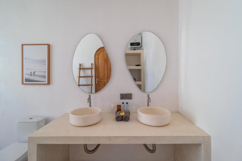 Modern 2BR Pool Villa in Peaceful Canggu - image 11