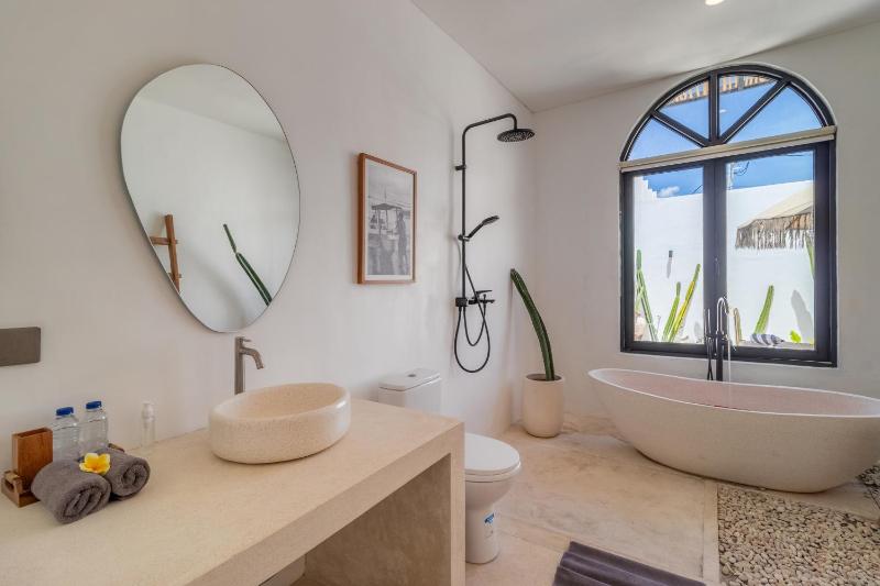 Modern 2BR Pool Villa in Peaceful Canggu - image 9