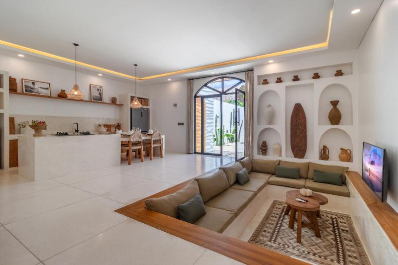 Spacious 2BR Pool Villa in Relaxed Canggu - image 13
