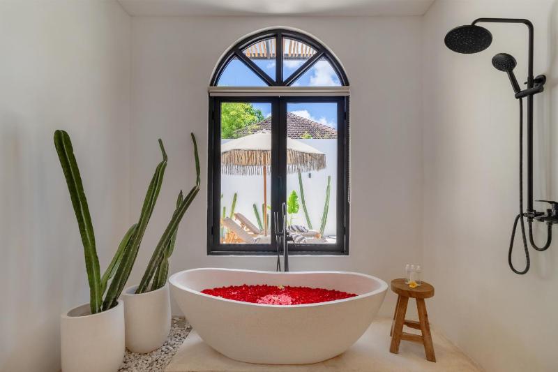 Spacious 2BR Pool Villa in Relaxed Canggu - image 6