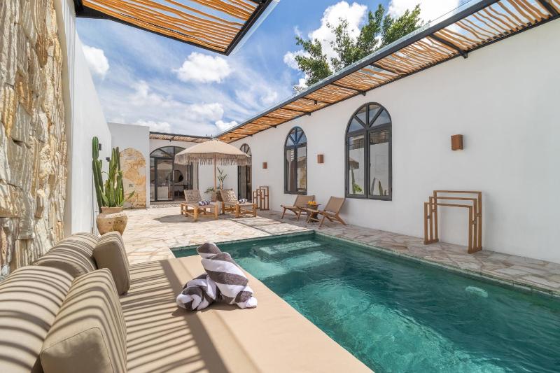 Relaxing 2BR Private Pool Villa in Canggu - image 12