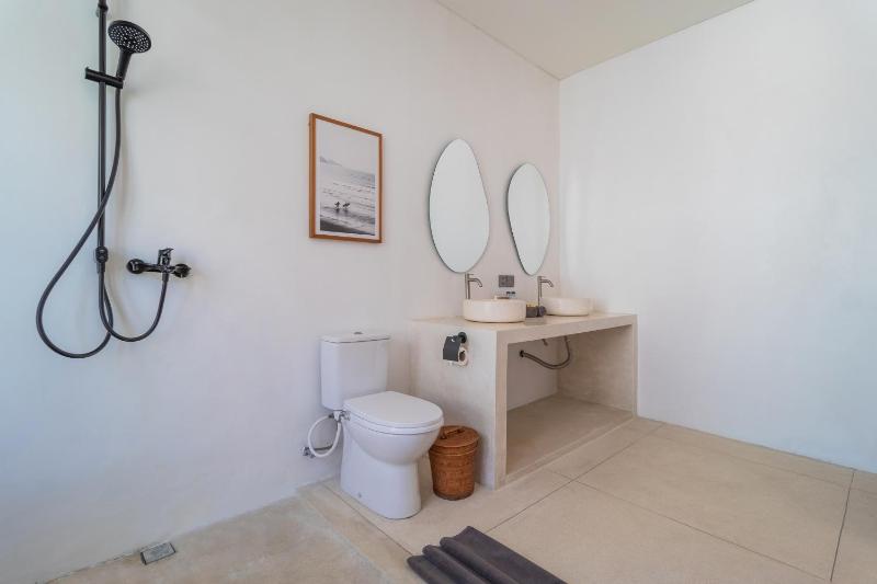 Relaxing 2BR Private Pool Villa in Canggu - image 13
