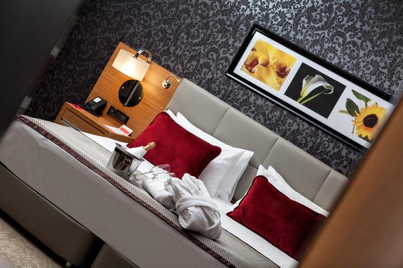 Junior Suite image 2