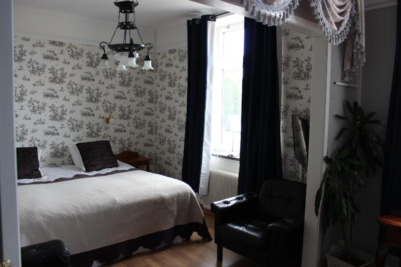 Classic Triple Room image 2