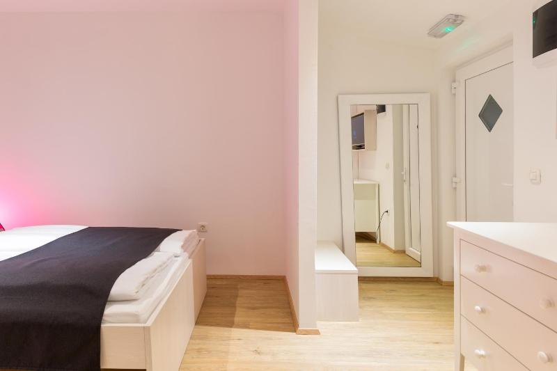 Apartments SHISHKA - image 3