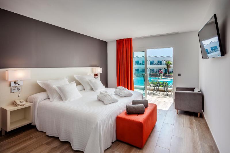 Deluxe Double Room image 1