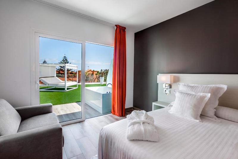 Deluxe Double Room with Spa Bath  image 1