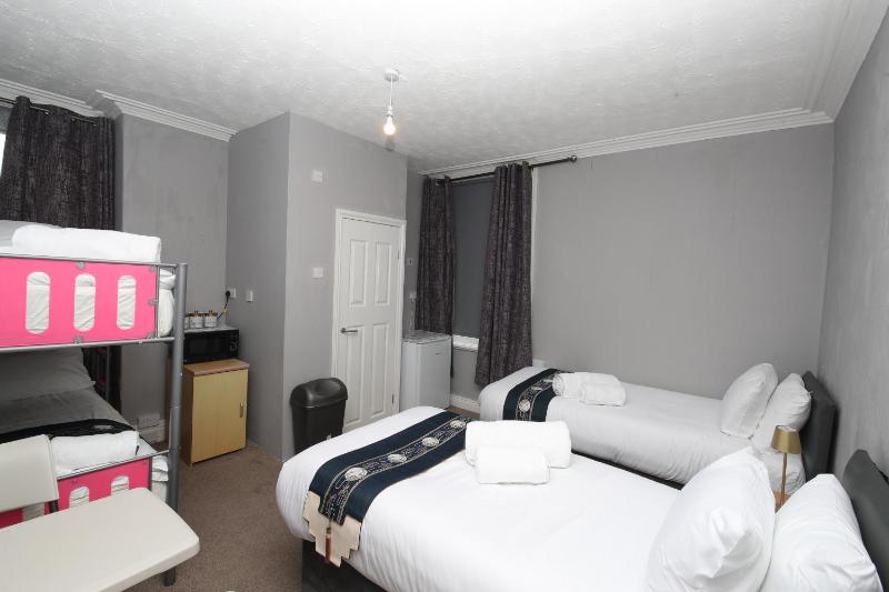 Woodville Lodge Leeds City Centre by OYO - image 21