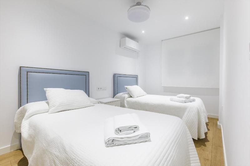 A&N Torre del Mar Grand Seafront Apartment Panoramic - image 15