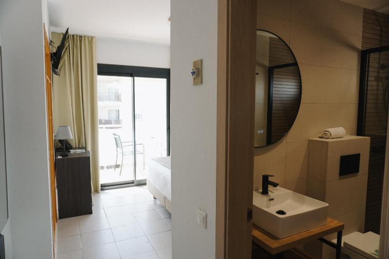 Hotel Ram Rooms Tahiti - image 9