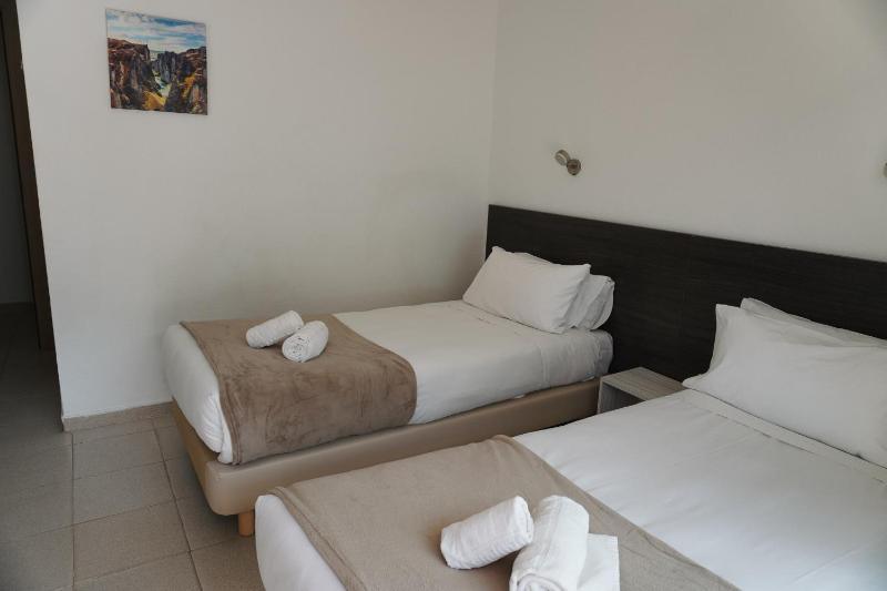 Hotel Ram Rooms Tahiti - image 22