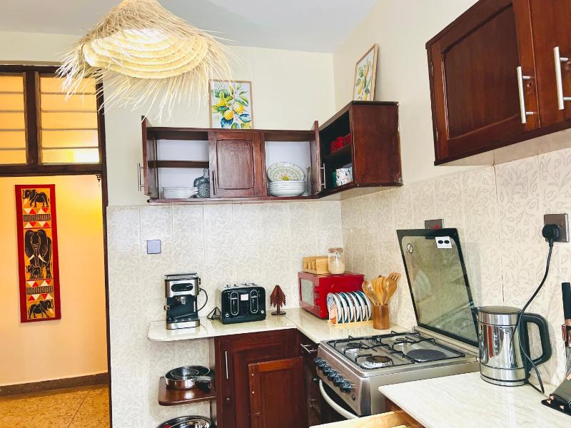 Nuru House Stone Town Ensuite 3BR Apartment - image 12