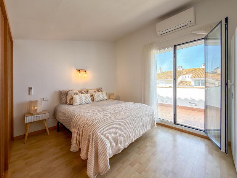 Apartamento Iona con piscina - image 16