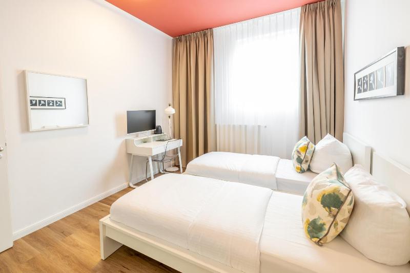 Midi Inn Parkhotel Mitte - image 9