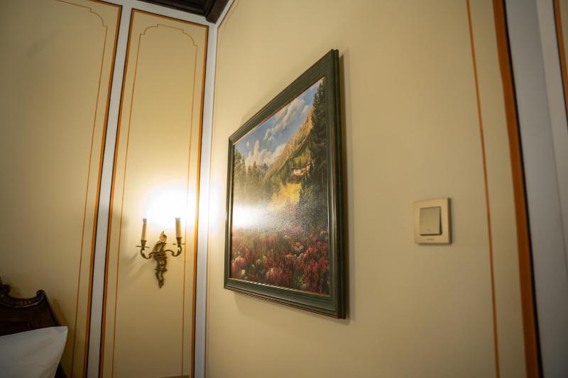 RAHAT Guest House in Old Town - Free Private Parking - image 6