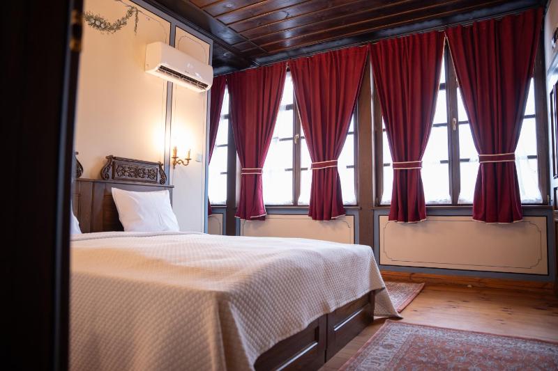 RAHAT Guest House in Old Town - Free Private Parking - image 9