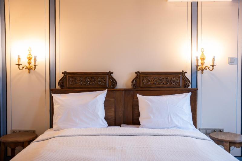 RAHAT Guest House in Old Town - Free Private Parking - image 18