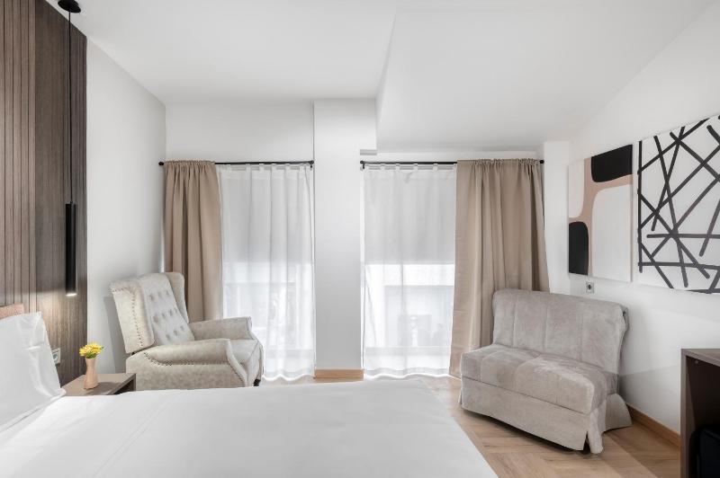 Athenian Heart Suites - image 11