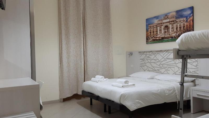 Triple Room image 4