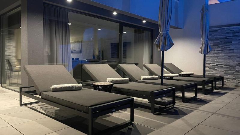 Luxury Villa Sun View with heated pool - image 31