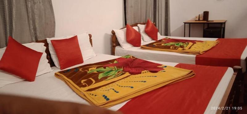 Dharshana Rooms and Cottages - image 8