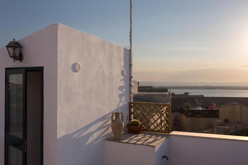 Casa Salomone by Ortigia Apartments - image 29