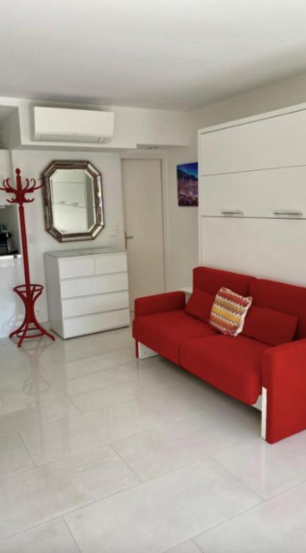 Beautiful Studio with shared pool - image 7