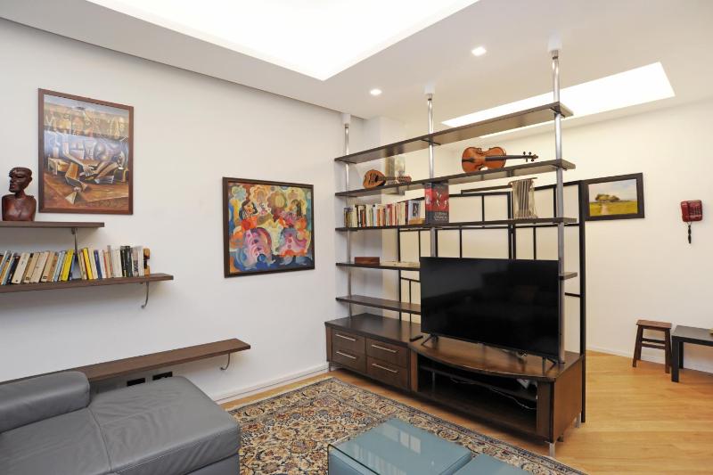 Spacious and cozy flat with two bathroom - image 15