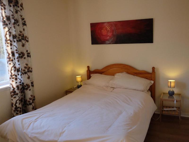 Two-Bedroom House image 4