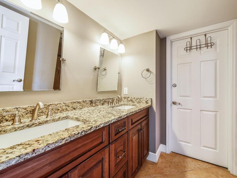 3433 Villamare - image 45