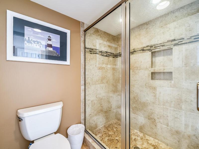 3433 Villamare - image 36