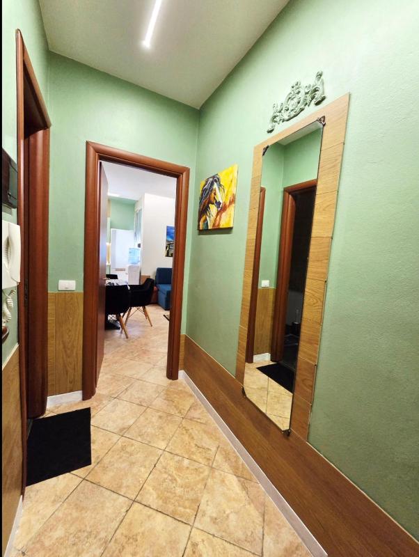 REO's Apartment - image 10
