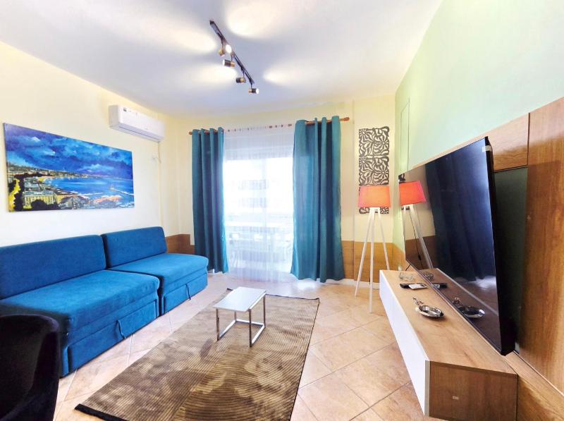 REO's Apartment - image 5